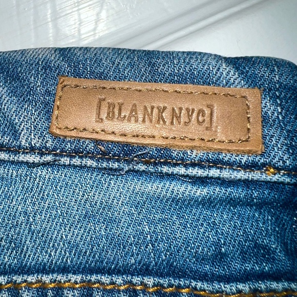 Blank NYC kick crop flare jeans - Picture 5 of 6